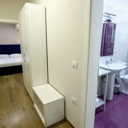 Elior Tirana
